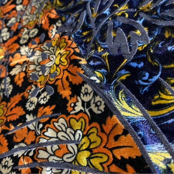 Libra brand vibrant size small - Picture 5 of 5